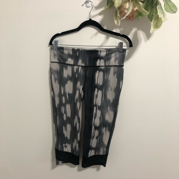 Tie dye under Armour crops - Picture 5 of 13